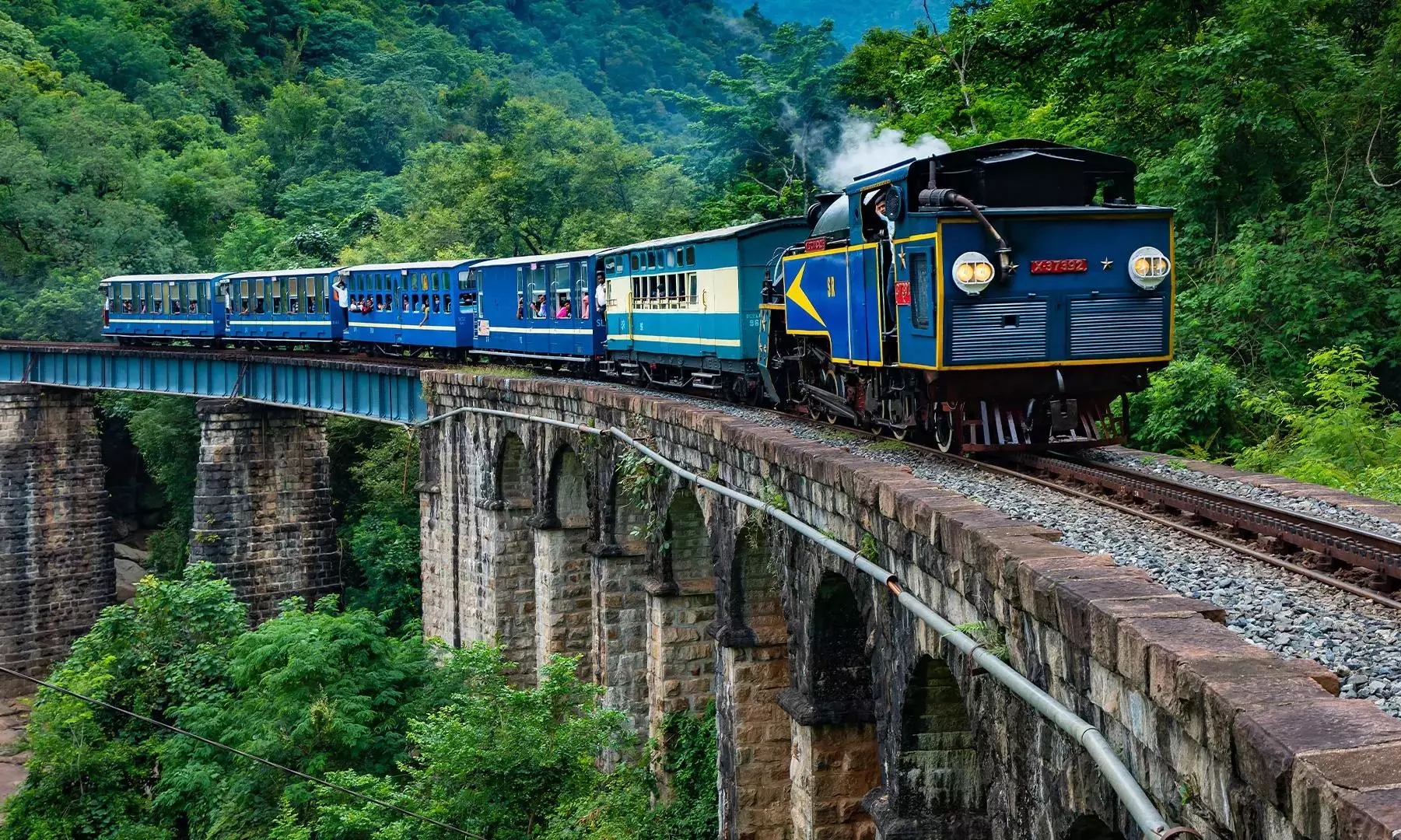 Maoists blow up railway tracks in Jharkhand, disrupt train services Maoists blow up railway tracks in Jharkhand, disrupt train services